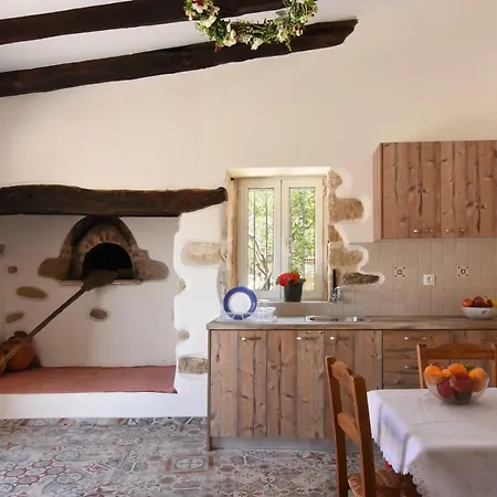 Veroniki's Traditional House *